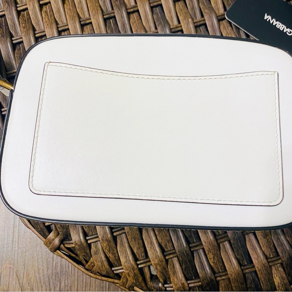 NEW WITH TAGS! 100% Authentic Dolce And Gabbana White Logo Leather Camera Bag - Picture 7 of 13